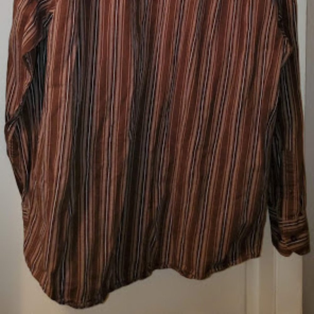 Button Up - Picture 4 of 4